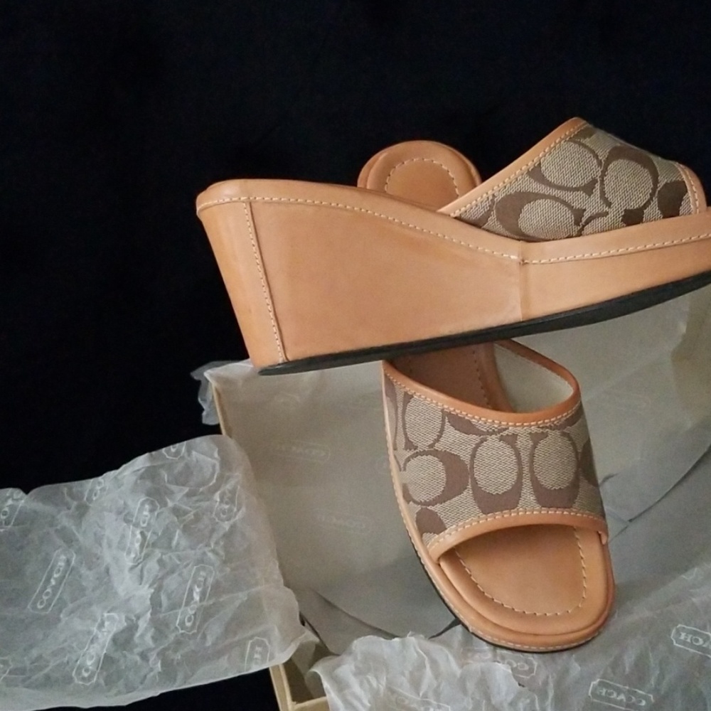 Coach natural color  Wedge slide